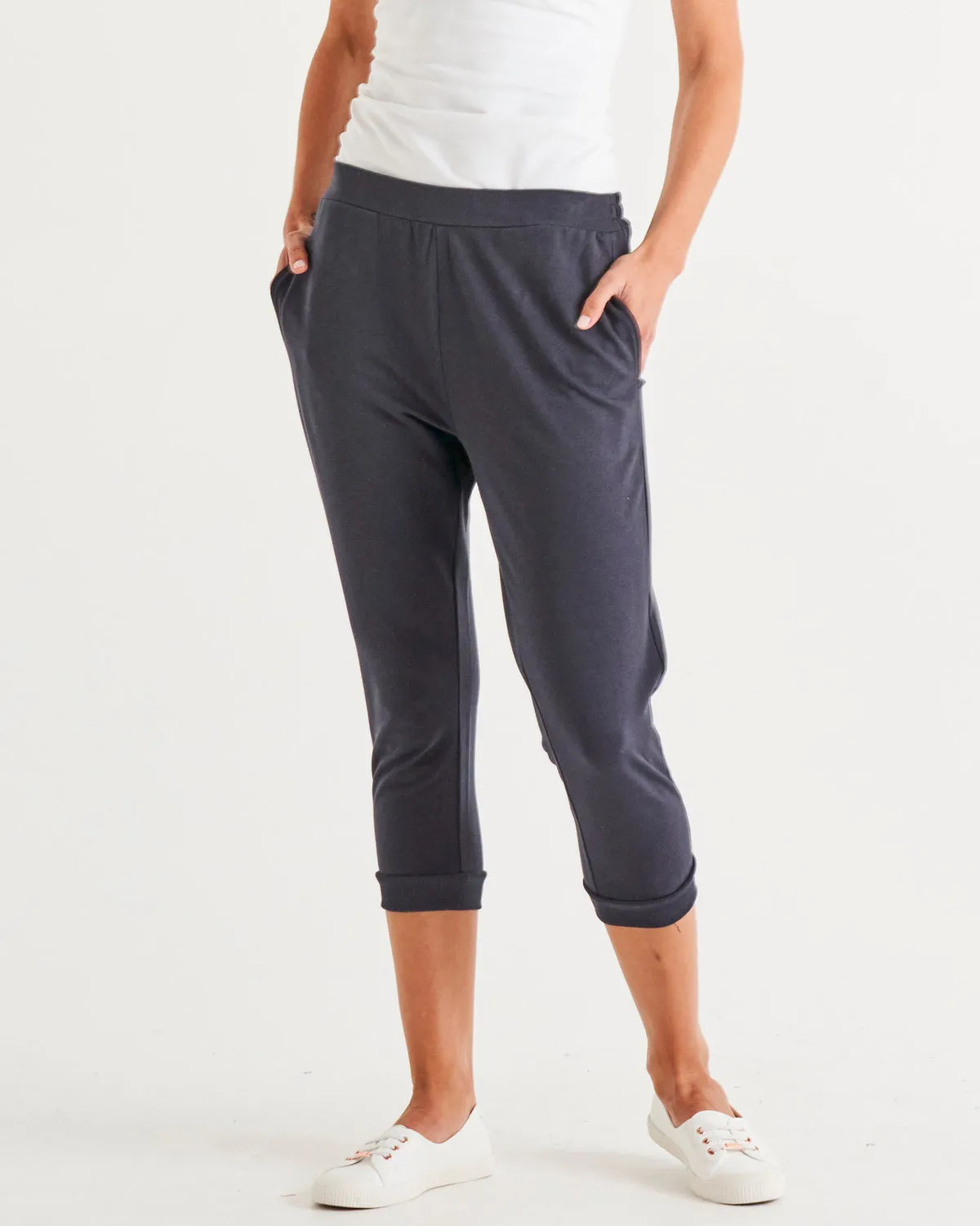 Betty Basics Tasha Cropped Jogger Coal