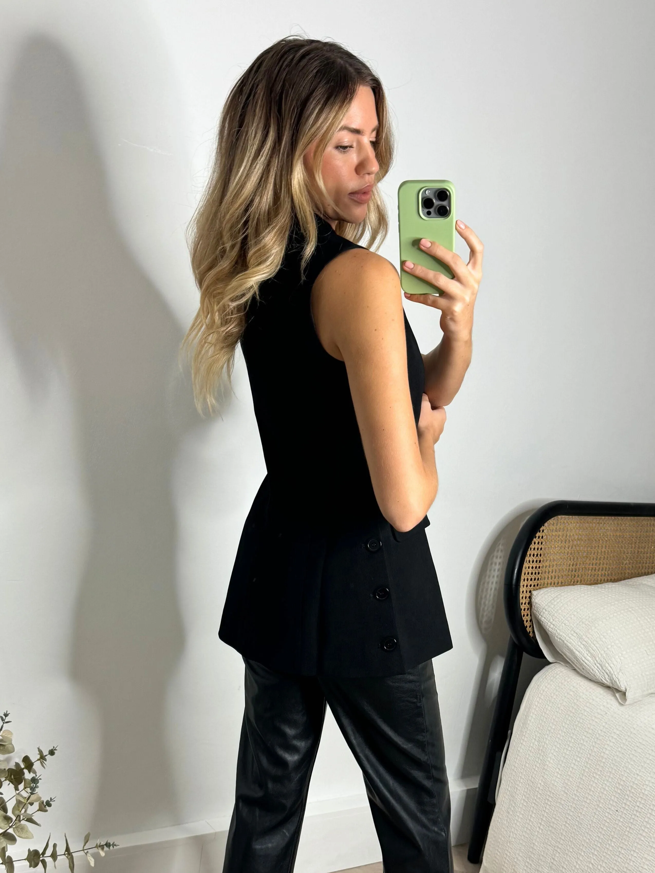 Claire Sleeveless Blazer / Black