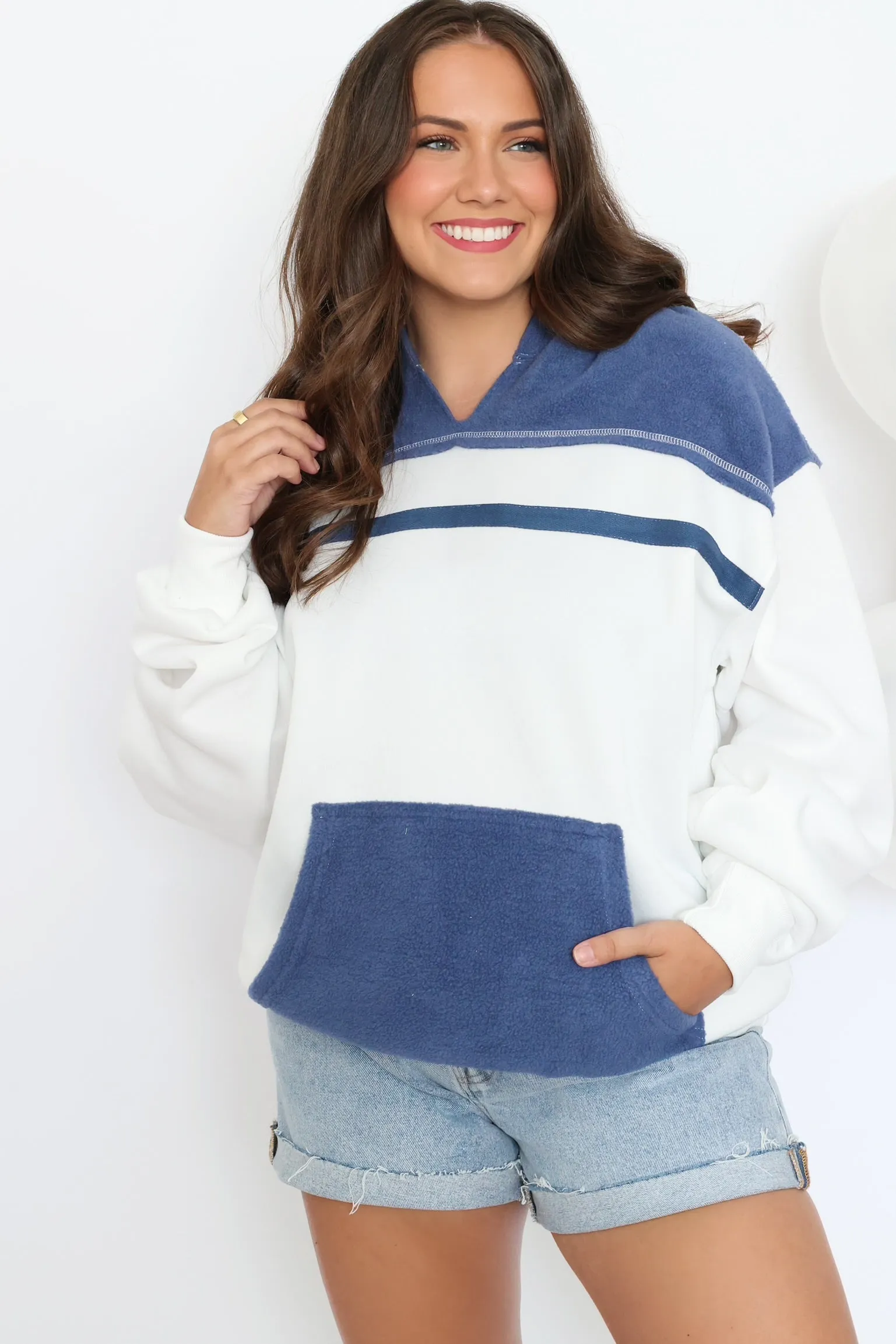 Lari Hooded Sweater