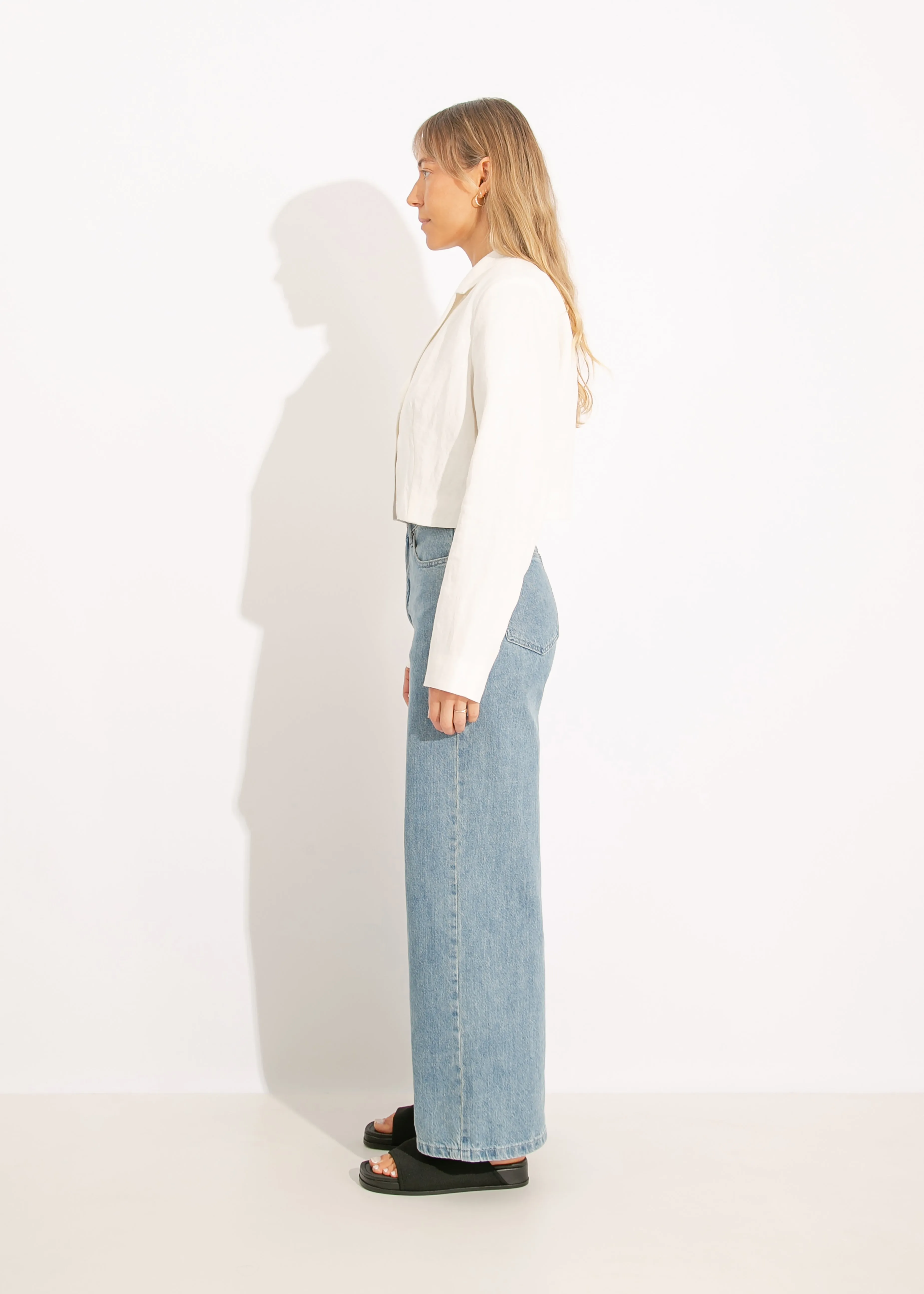 MADELYN CROPPED BLAZER / WHITE